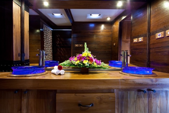 luxury Crewed Sailing Yacht Phinisi 40 photo 6