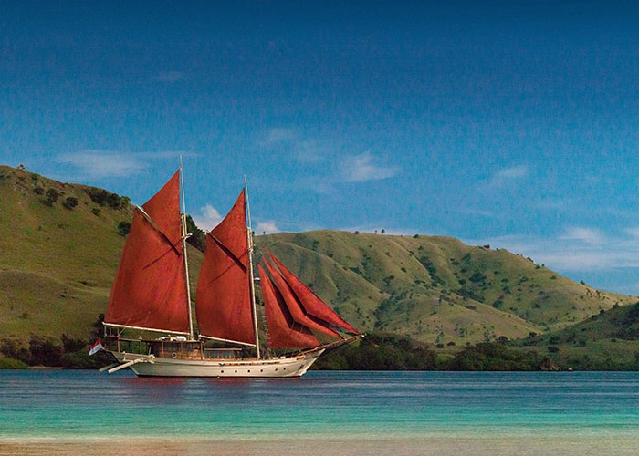 Luxury Crewed Sailing Yacht Phinisi 50 photo 3