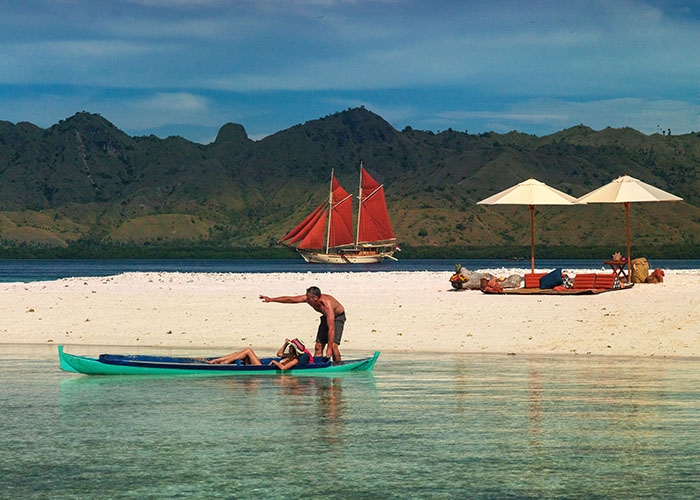 Luxury Crewed Sailing Yacht Phinisi 50 photo 5