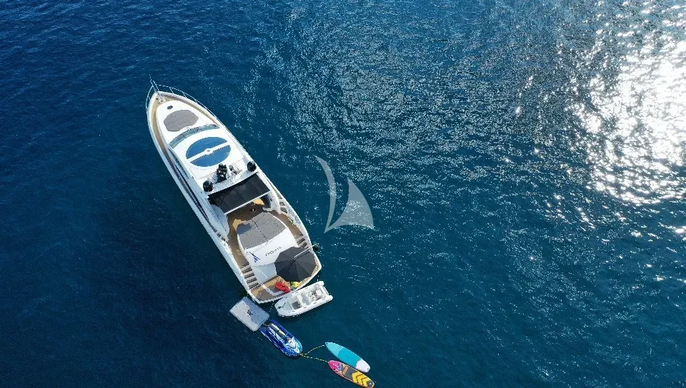 Crewed Motor Yacht PHOENIX photo 4