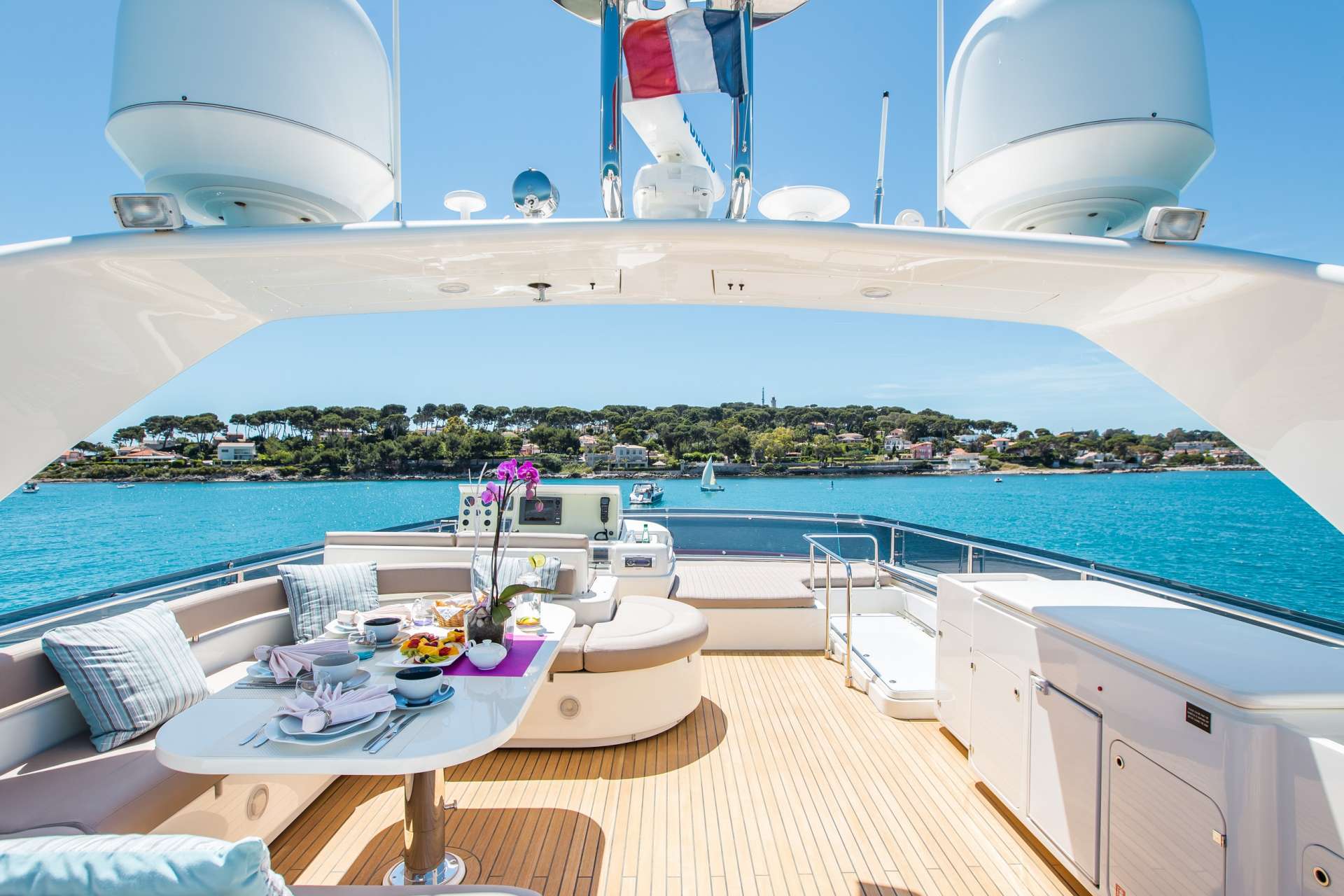 Crewed Motor Yacht PIOLA photo 3
