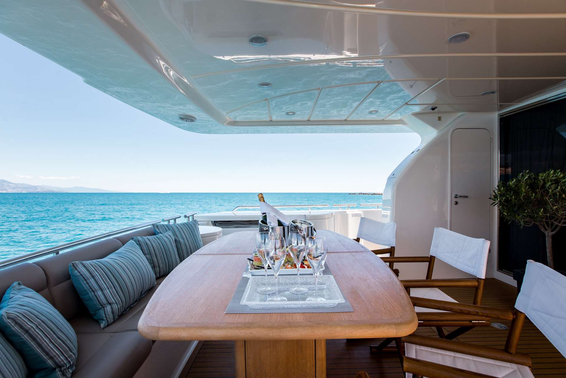 Crewed Motor Yacht PIOLA photo 8