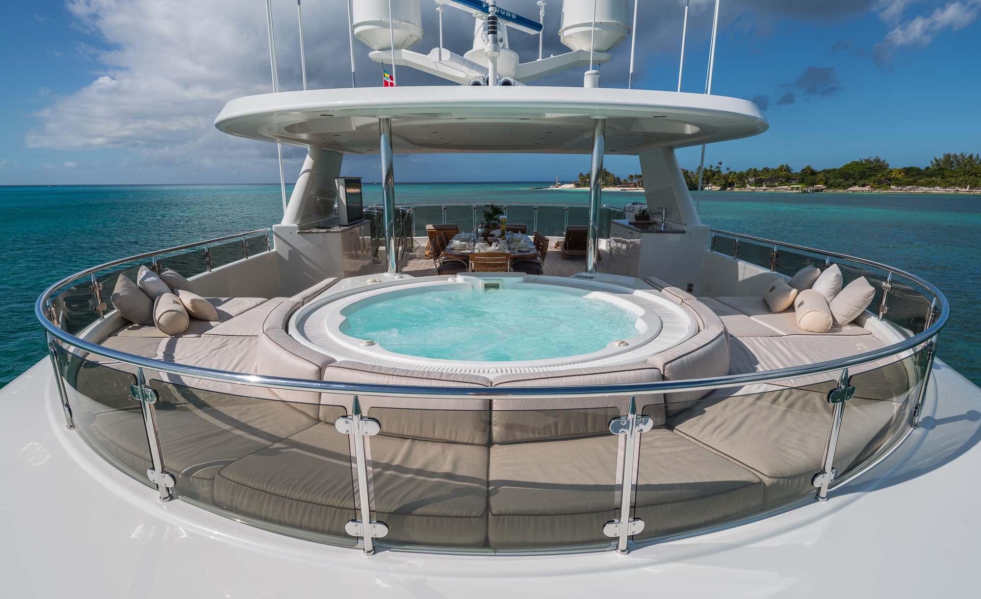 Luxury Crewed Motor Yacht PIPE DREAM photo 4