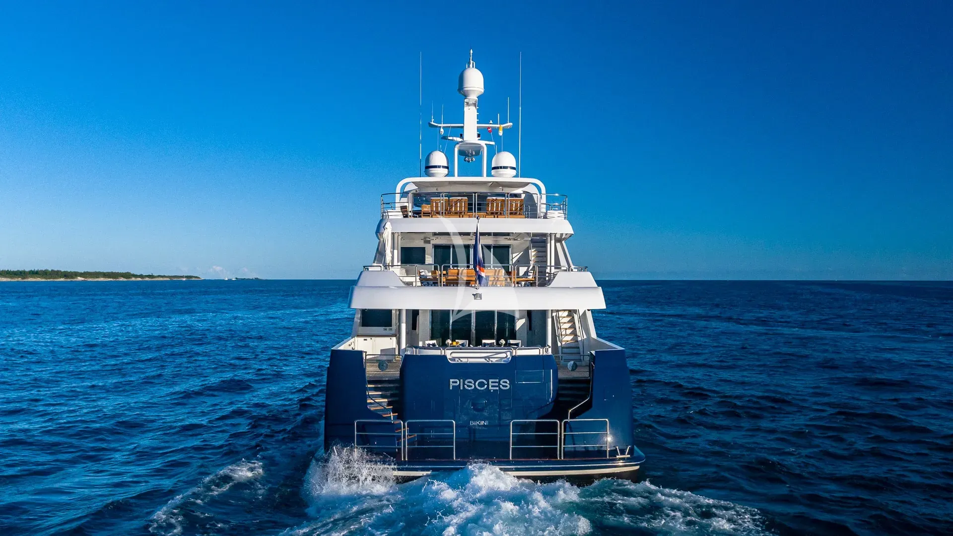 Luxury Crewed Motor Yacht PISCES photo 4