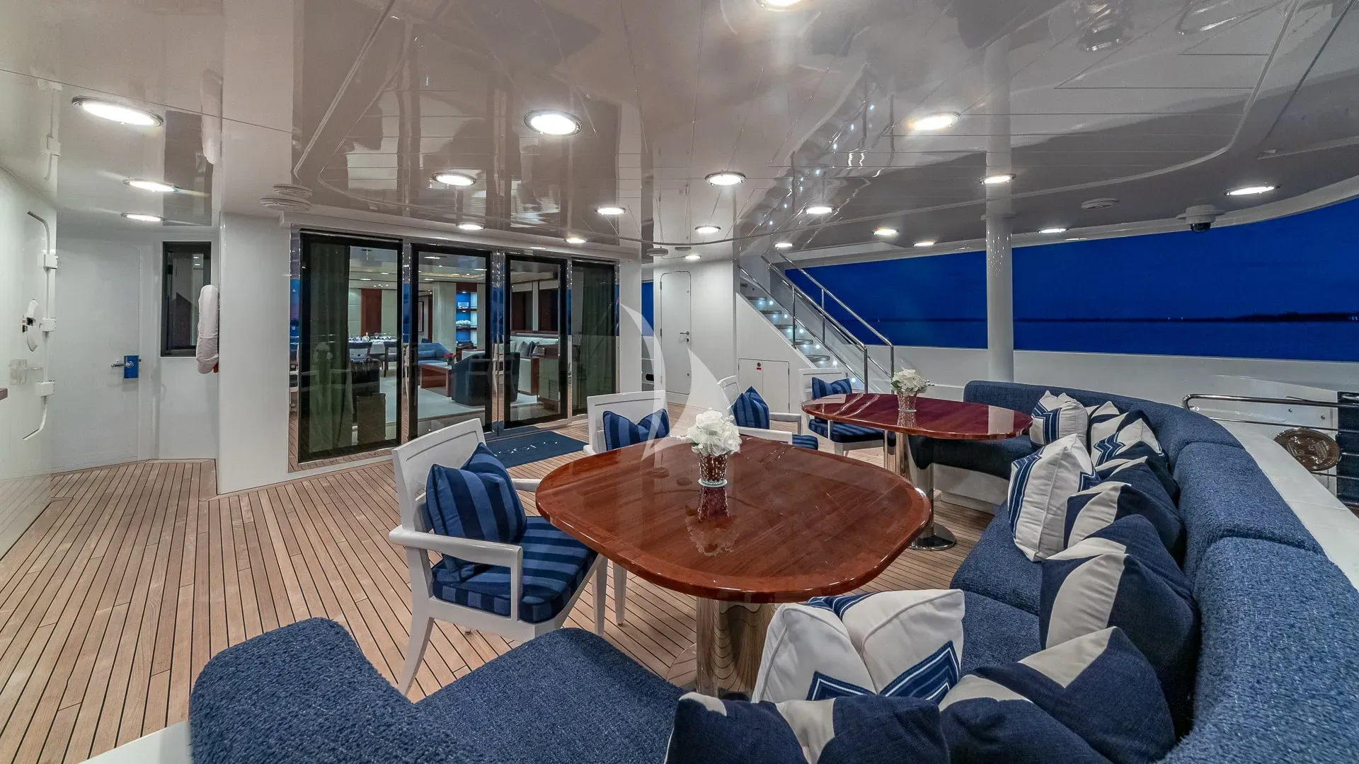 Luxury Crewed Motor Yacht PISCES photo 7