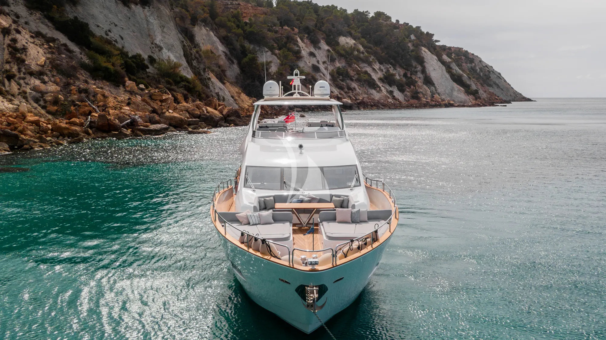 Luxury Crewed Motor Yacht PLAY THE GAME photo 5