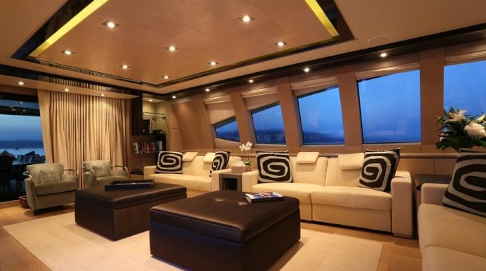 Luxury Crewed Motor Yacht PLUS TOO photo 6