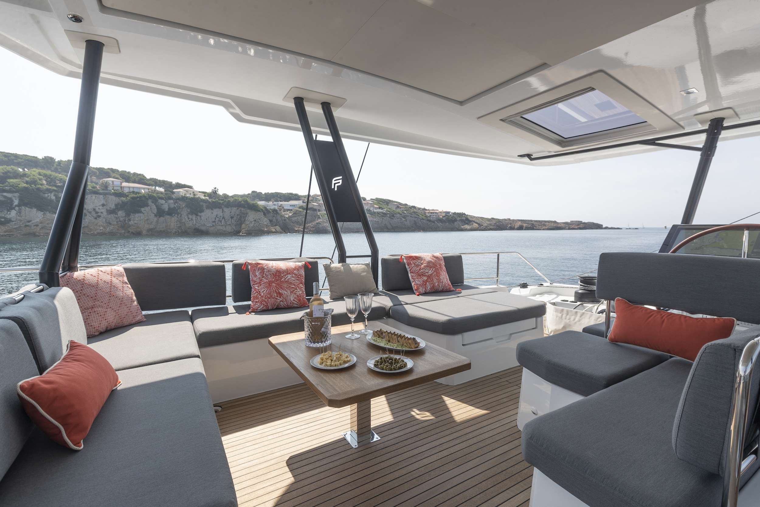 Luxury Crewed Catamaran PORT TO VINO photo 6