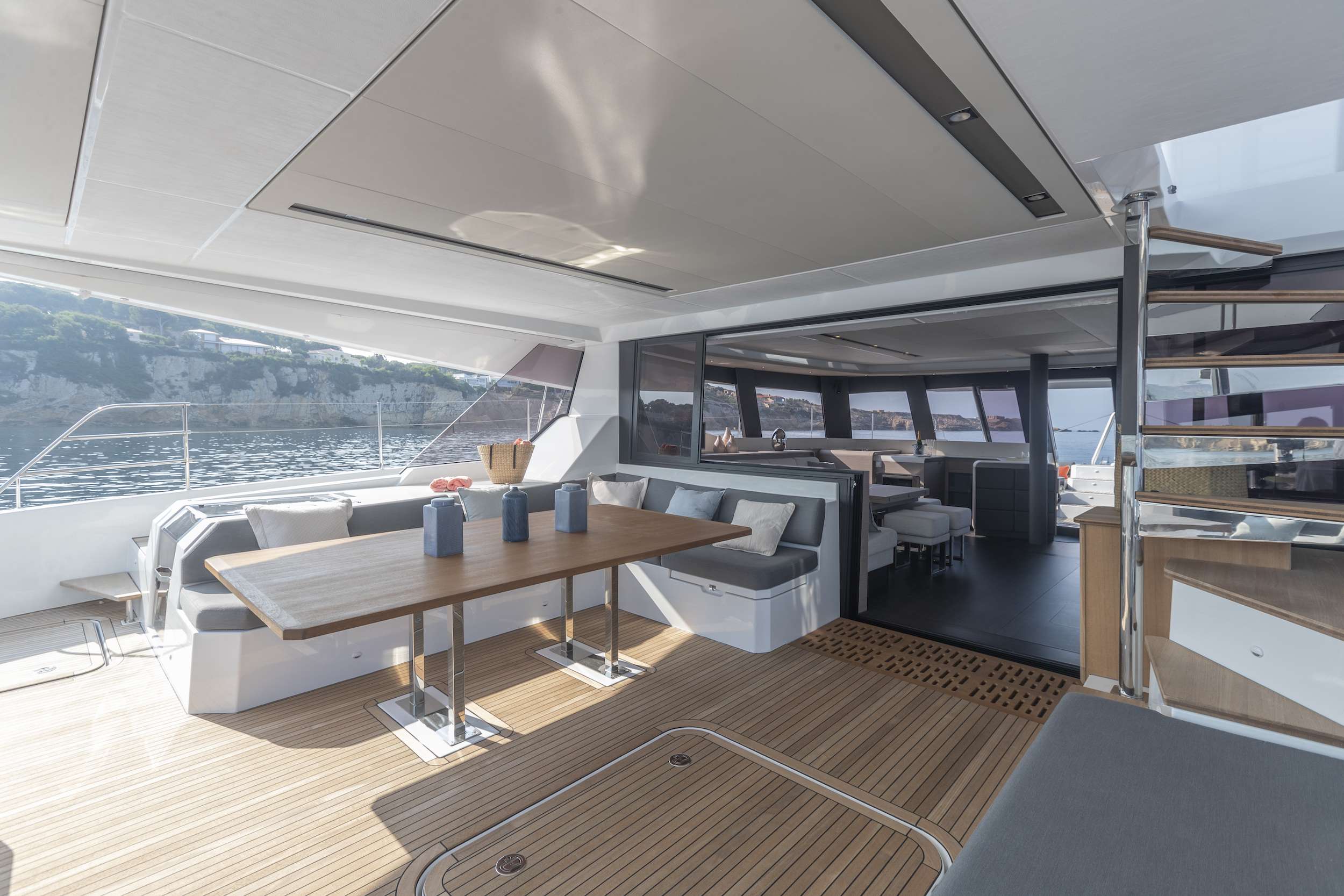 Luxury Crewed Catamaran PORT TO VINO photo 8