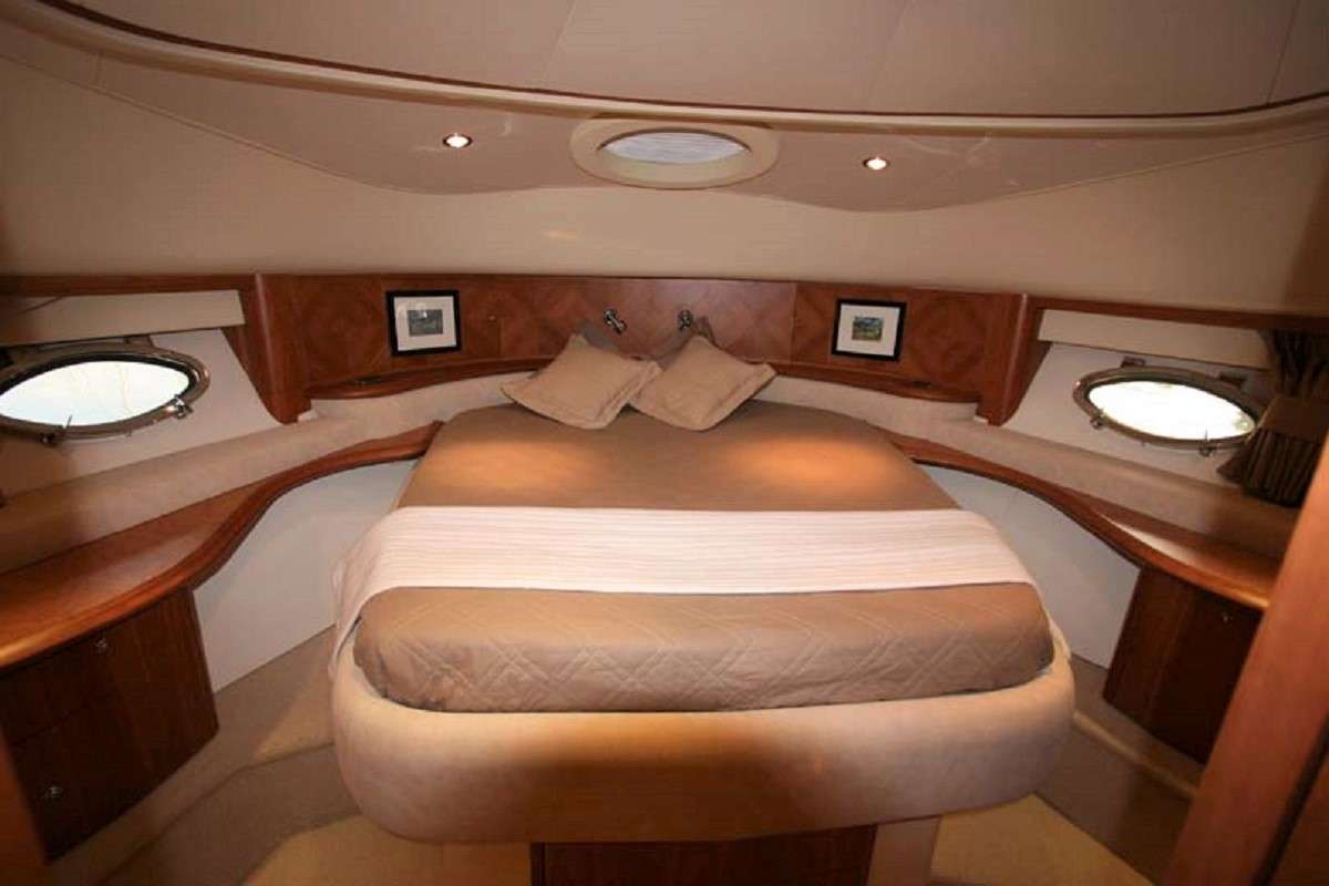 Crewed Motor Yacht PRAXIS 4 photo 5