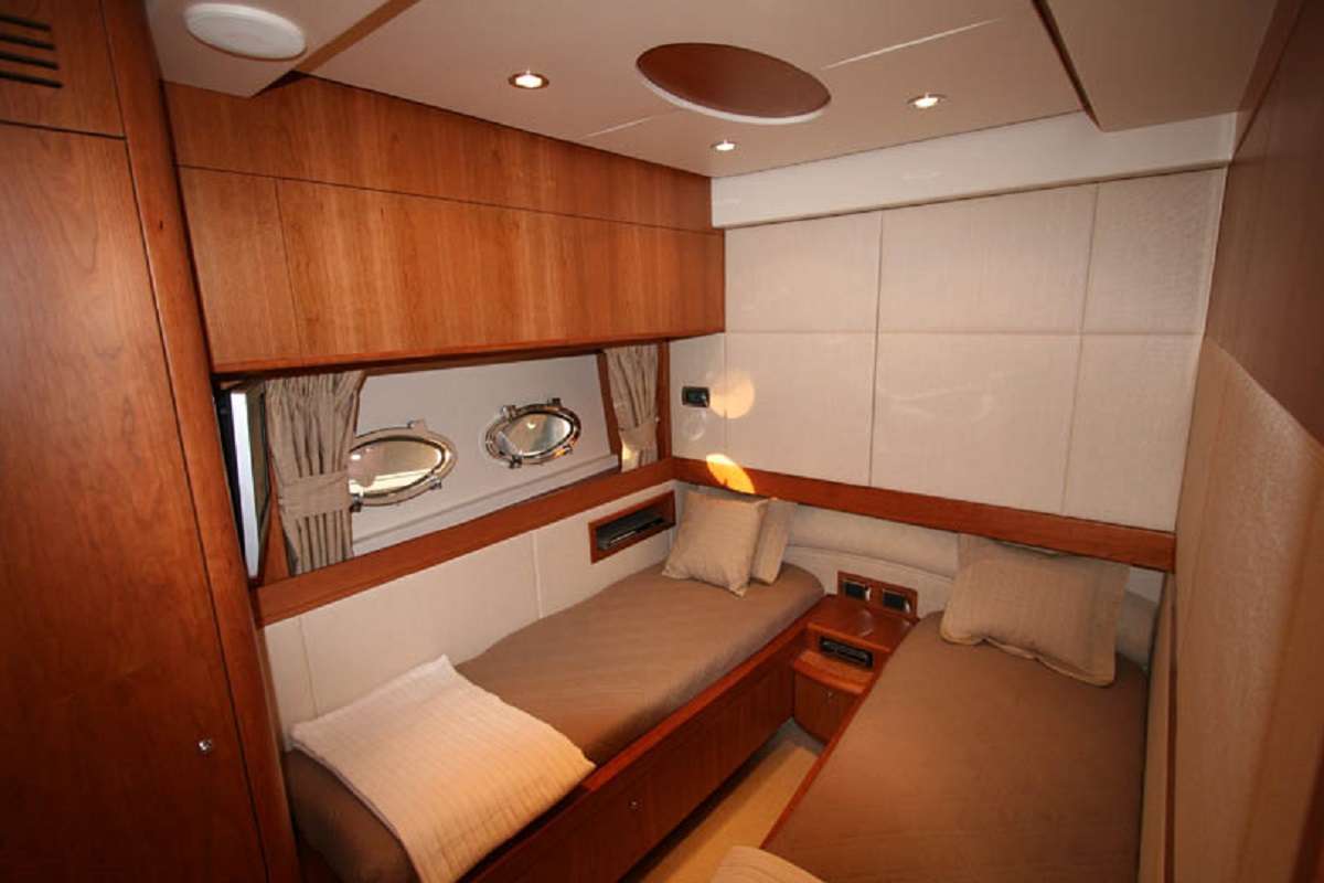 Crewed Motor Yacht PRAXIS 4 photo 6