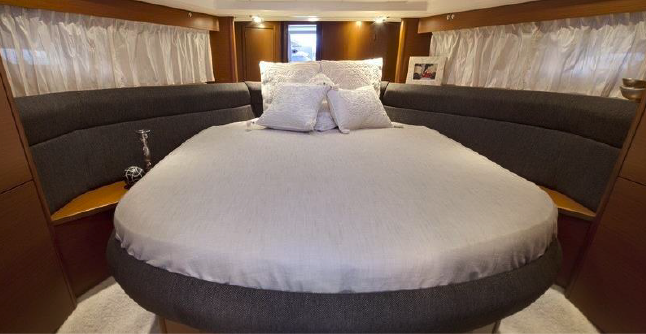 Crewed Motor Yacht Prestige 390S photo 7