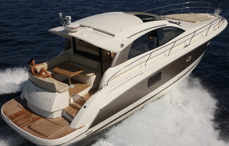 Crewed Motor Yacht Prestige 42s photo 3