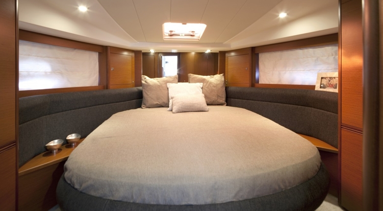 Crewed Motor Yacht Prestige 42s photo 6