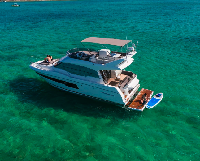 Crewed Motor Yacht Prestige 460 Fly photo 4