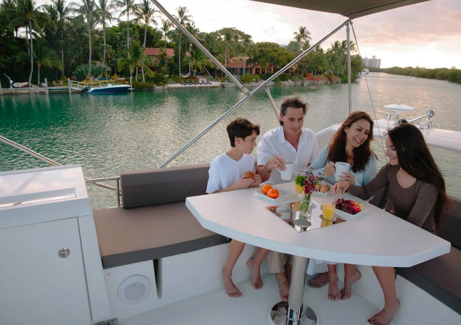 Crewed Motor Yacht Prestige 460 Fly photo 7