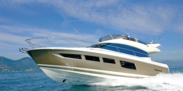 Bareboat Motor Yacht Prestige 500 Fly photo 3