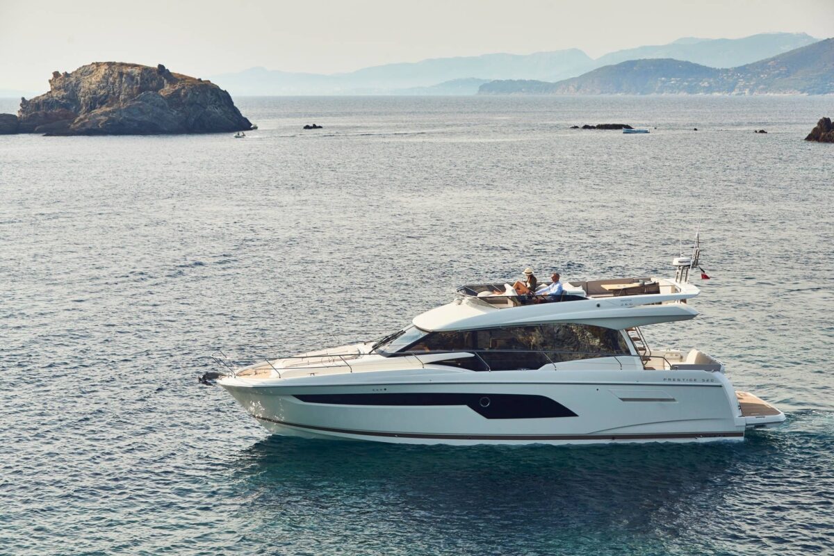 Luxury Crewed Motor Yacht Prestige 520 Fly photo 3