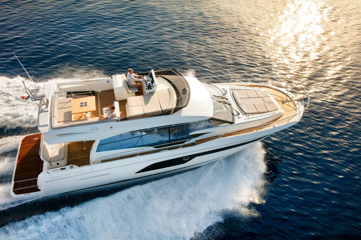 Luxury Crewed Motor Yacht Prestige 520 Fly photo 5
