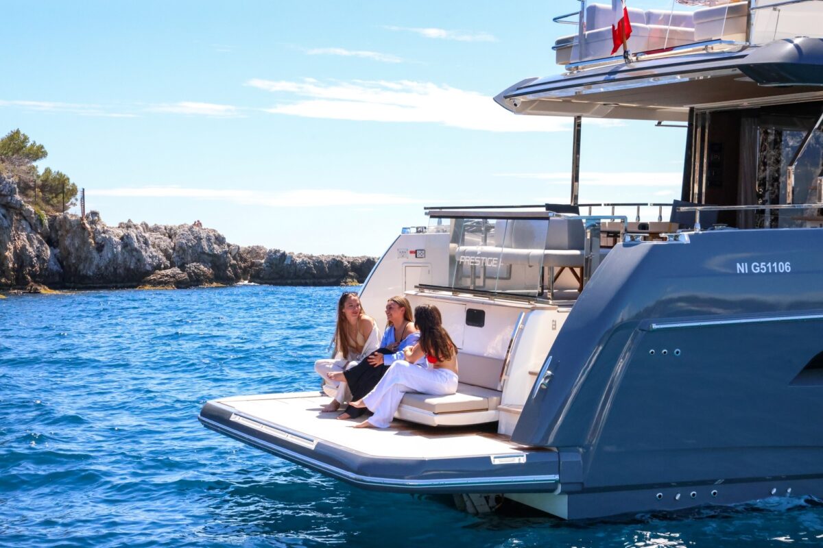 Crewed Motor Yacht Prestige X60 photo 6