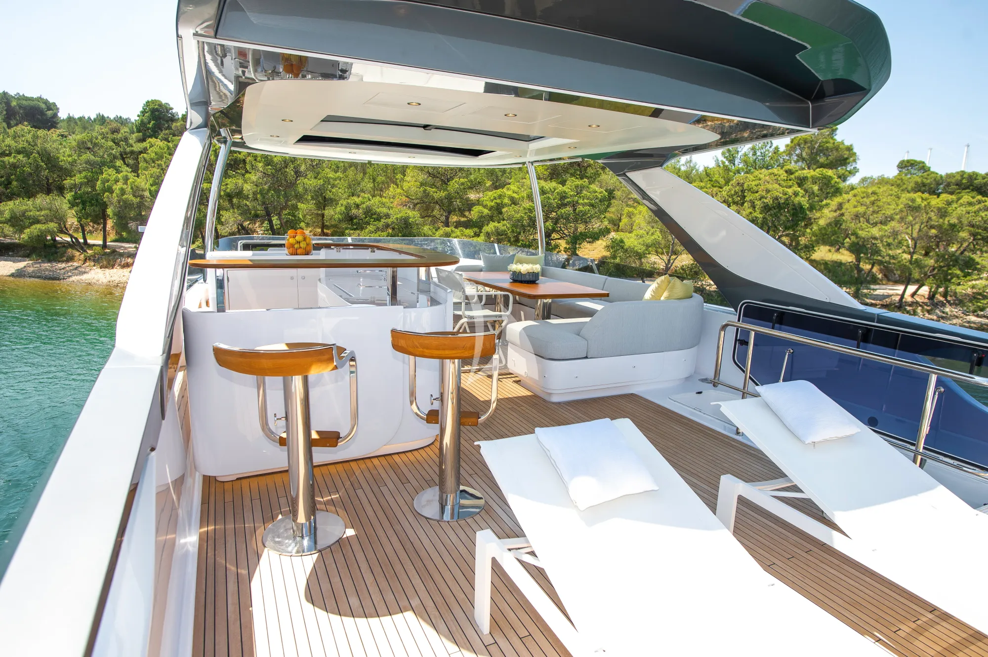 Crewed Motor Yacht PREWI photo 6