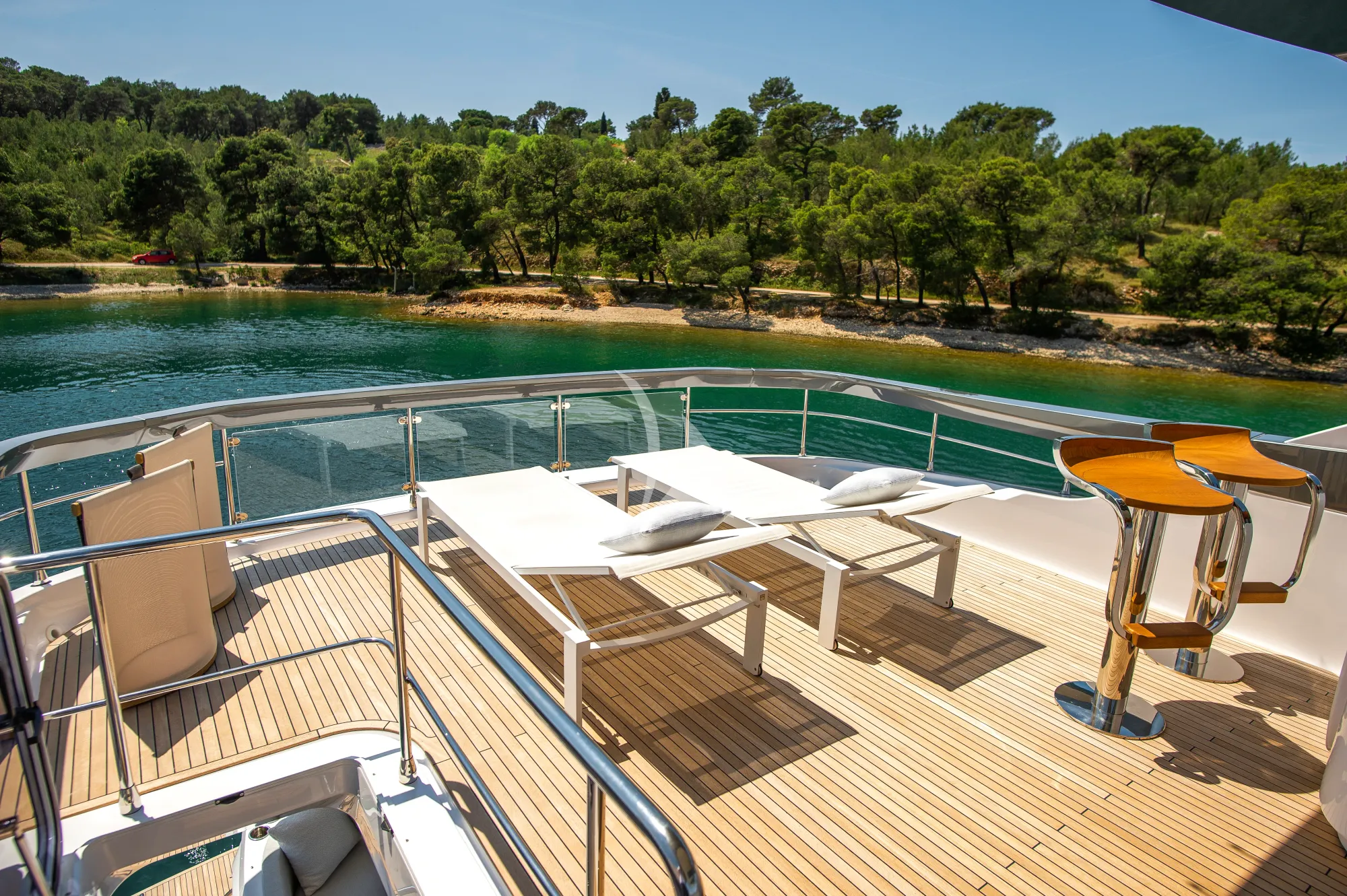 Crewed Motor Yacht PREWI photo 8