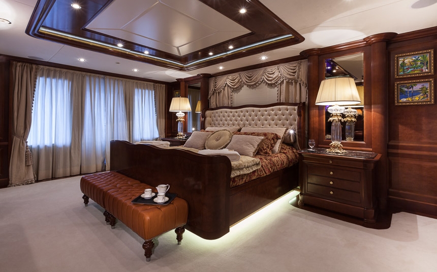 Luxury Crewed Motor Yacht PRIDE photo 6