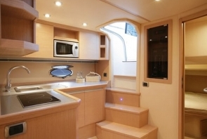 Crewed Motor Yacht Primatist G41 photo 3