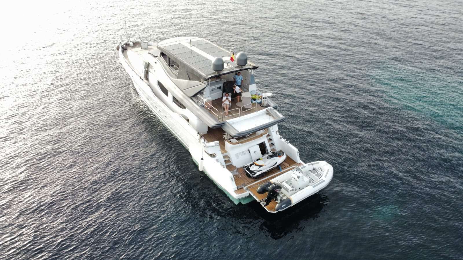 Luxury Crewed Motor Yacht PRIME photo 4