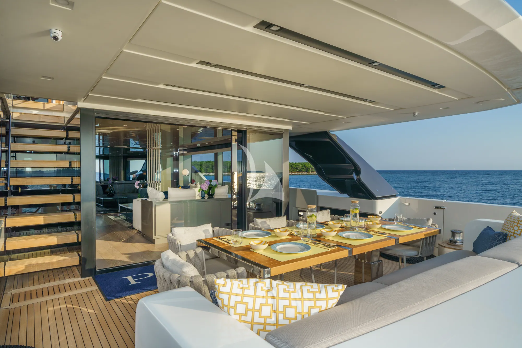 Luxury Crewed Motor Yacht PRIMUS photo 8