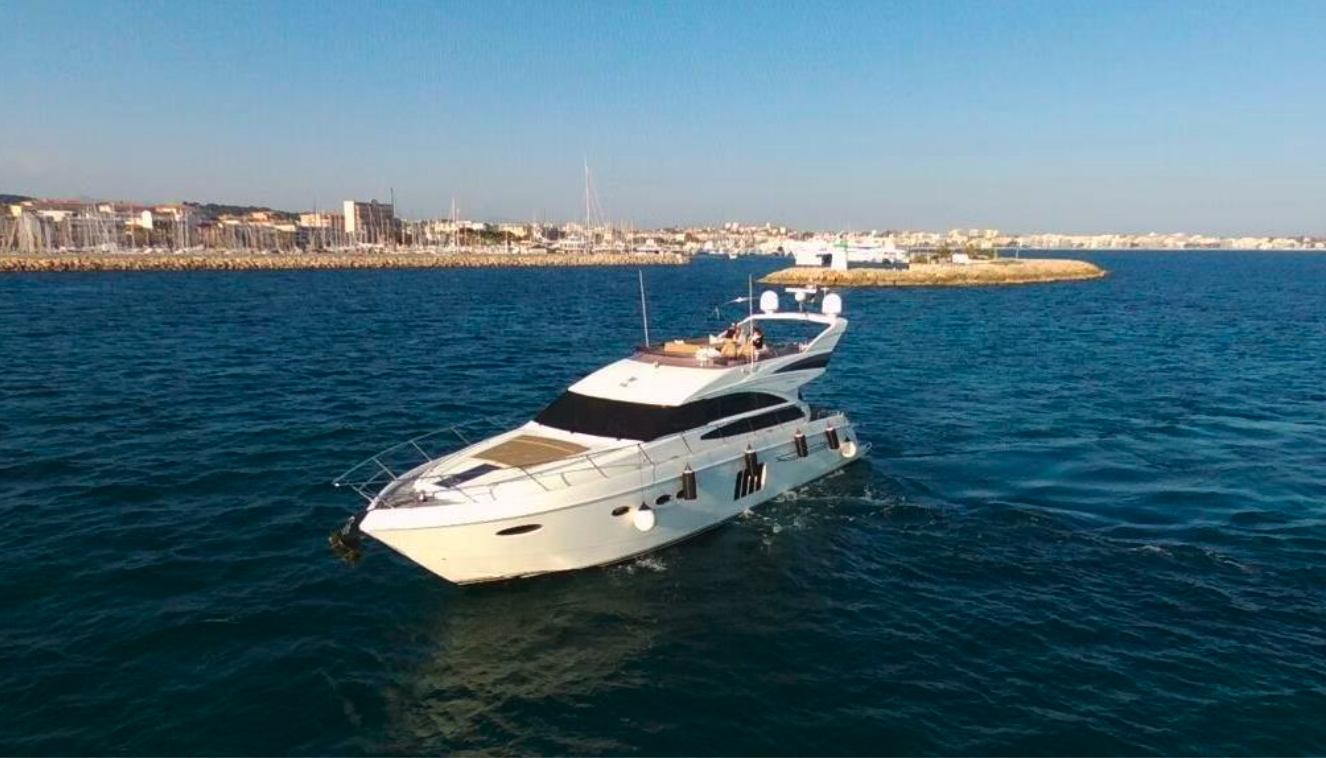 Crewed Motor Yacht Princess 64 Fly White photo 3