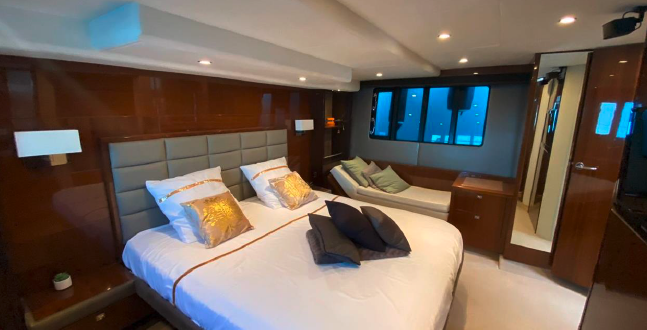 Crewed Motor Yacht Princess 64 Fly White photo 6