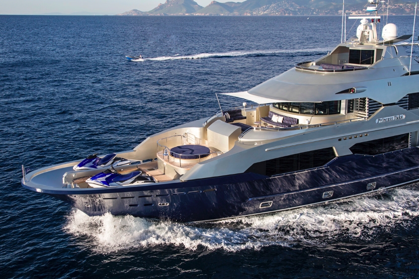 Luxury Crewed Motor Yacht PRINCESS ILUKA photo 4