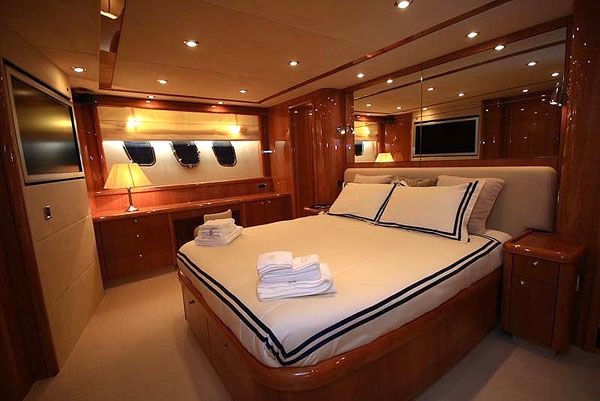 Luxury Crewed Motor Yacht PRINCESS KITANA photo 4