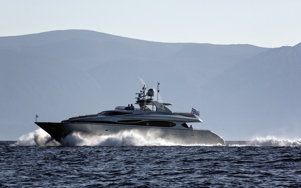 Luxury Crewed Motor Yacht PRINCESS L photo 4