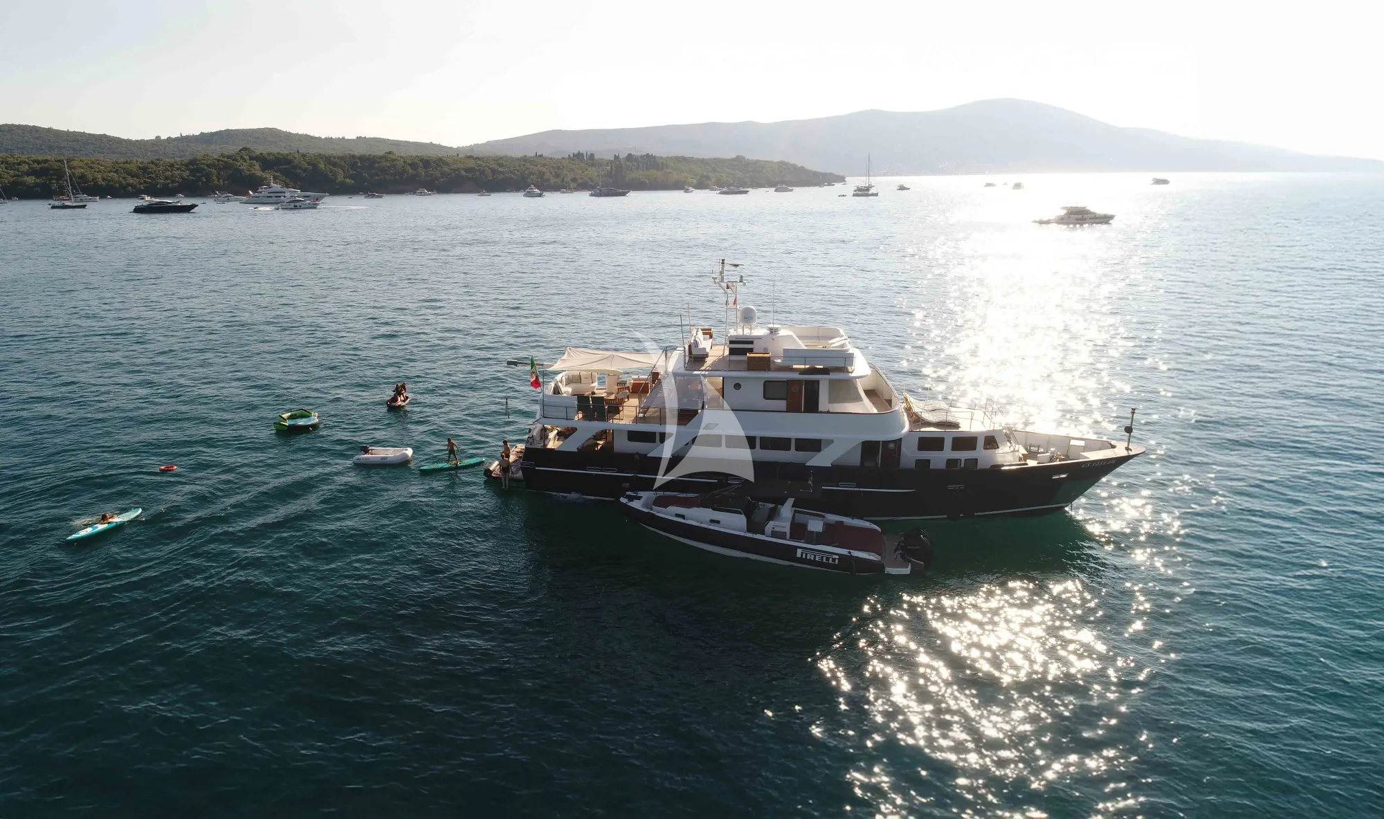 Luxury Crewed Motor Yacht PRINCESS MAELA photo 3