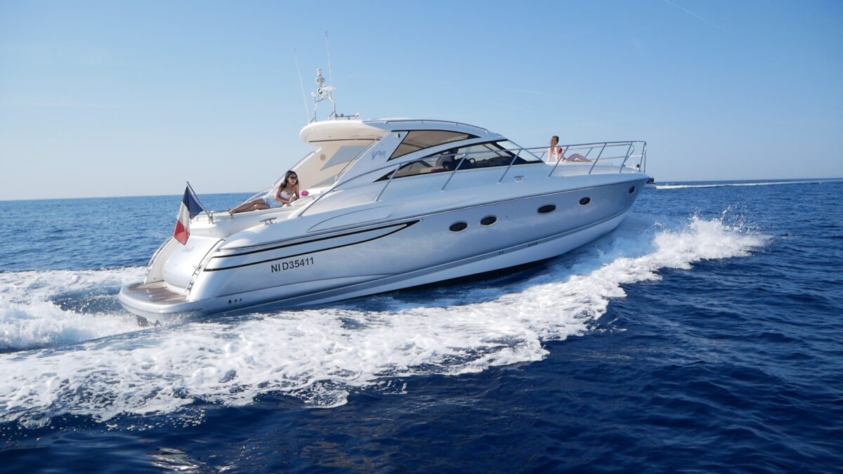 Crewed Motor Yacht Princess V48 photo 4