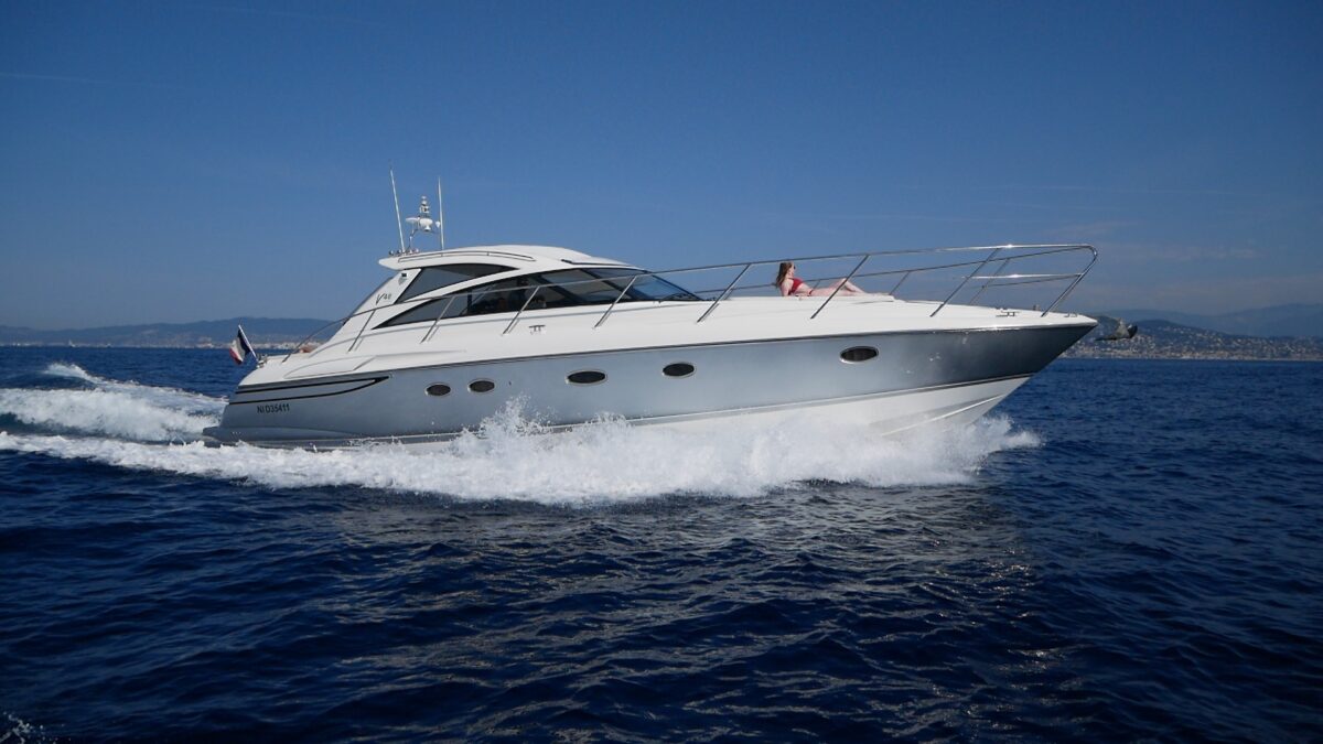Crewed Motor Yacht Princess V48 photo 5