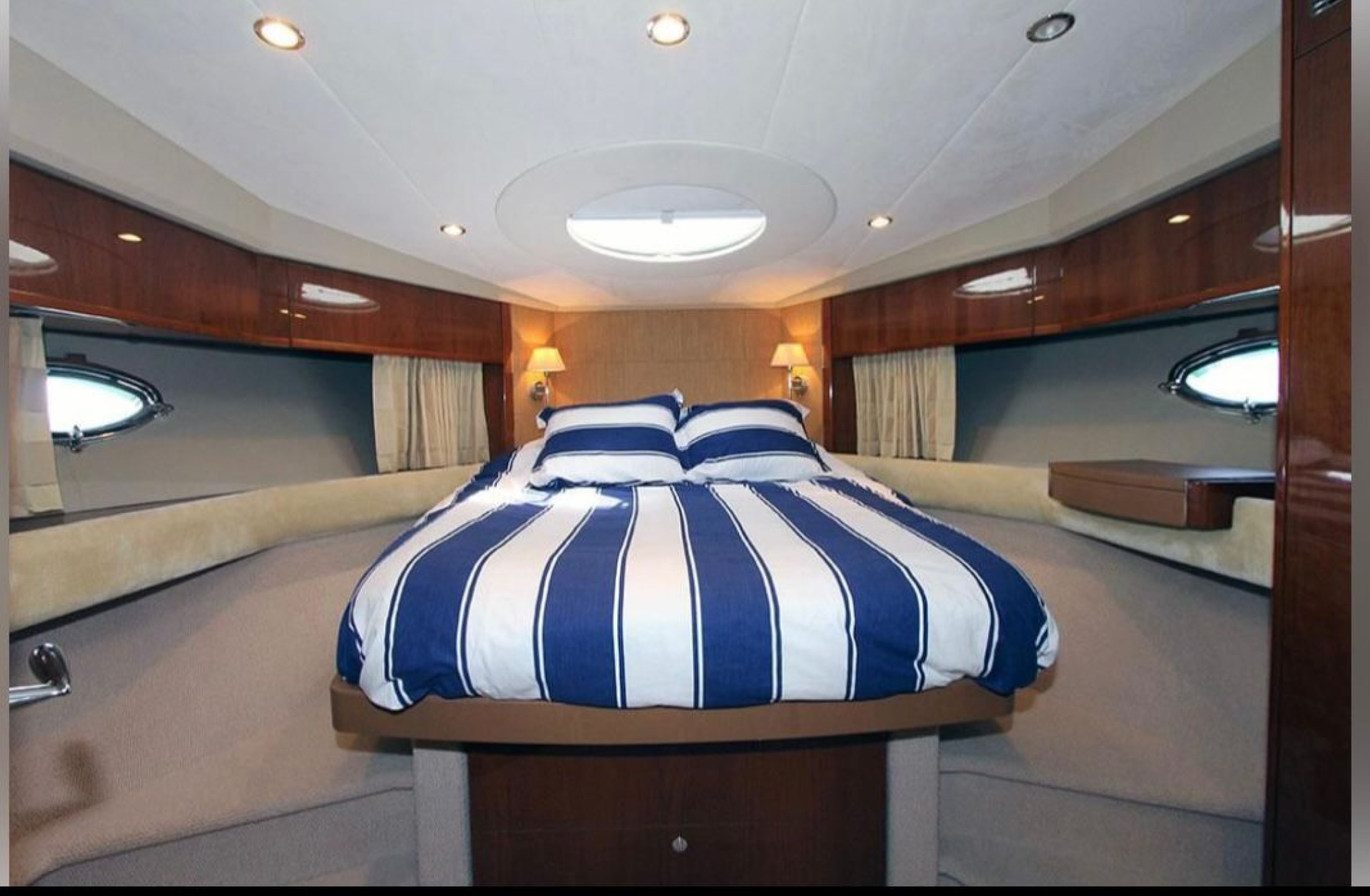 Crewed Motor Yacht Princess V53 photo 7