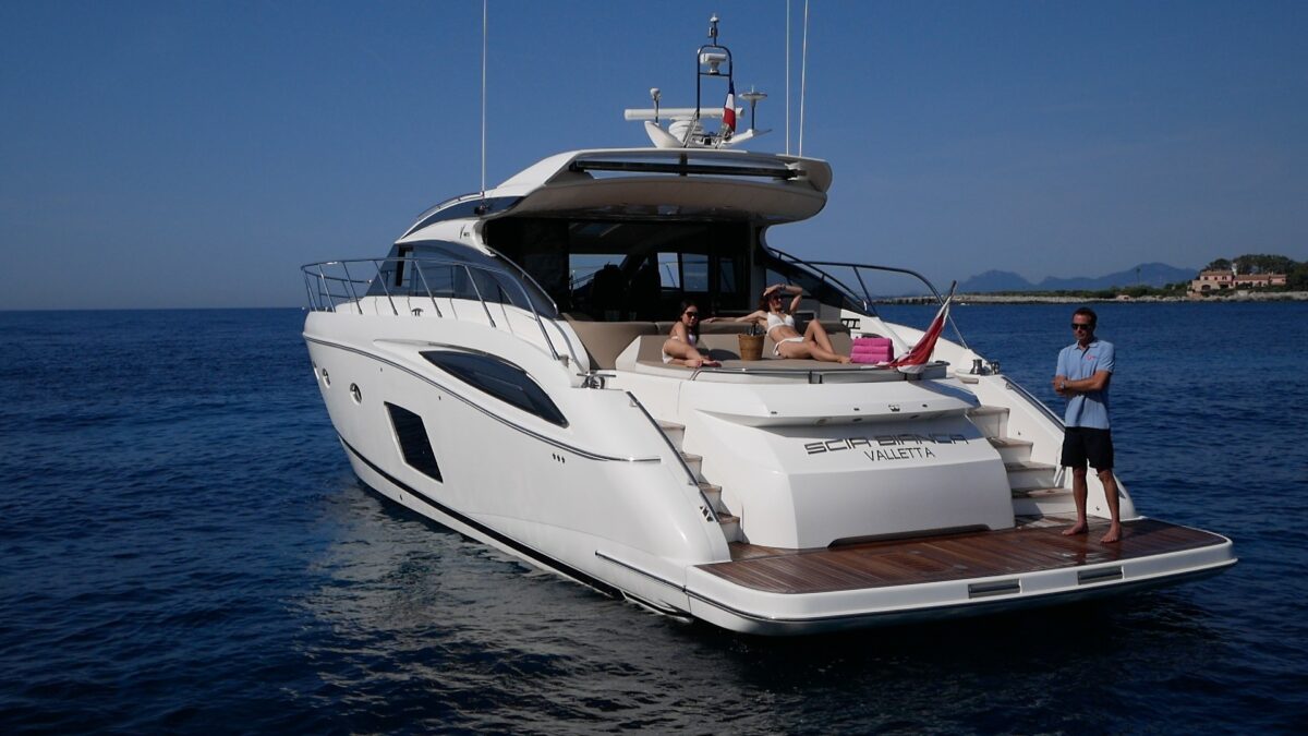 Crewed Motor Yacht Princess V62S photo 4