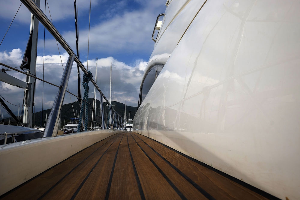 Crewed Motor Yacht Princess V65 photo 4