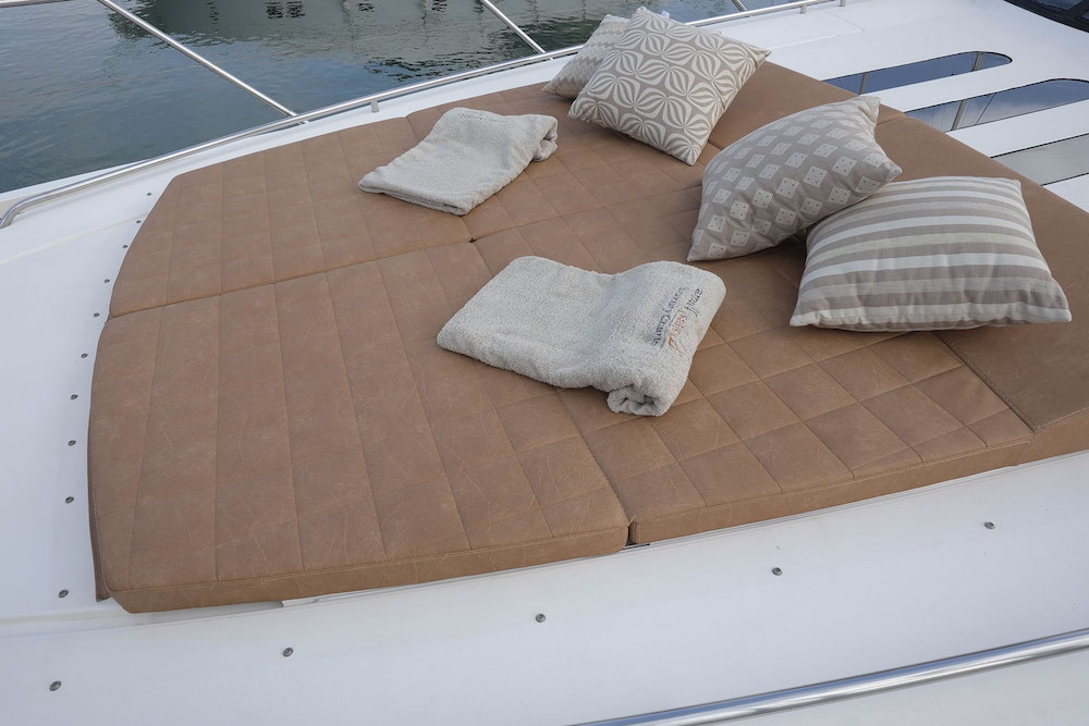 Crewed Motor Yacht Princess V65 photo 6