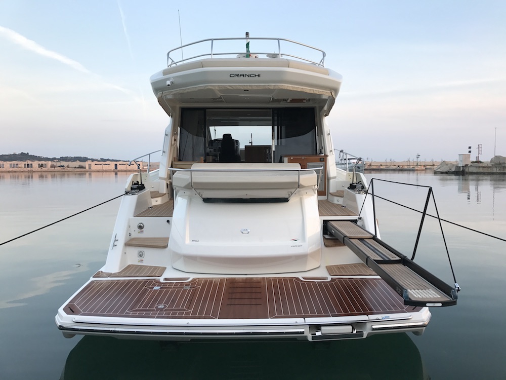 Crewed Motor Yacht PRUDY photo 3