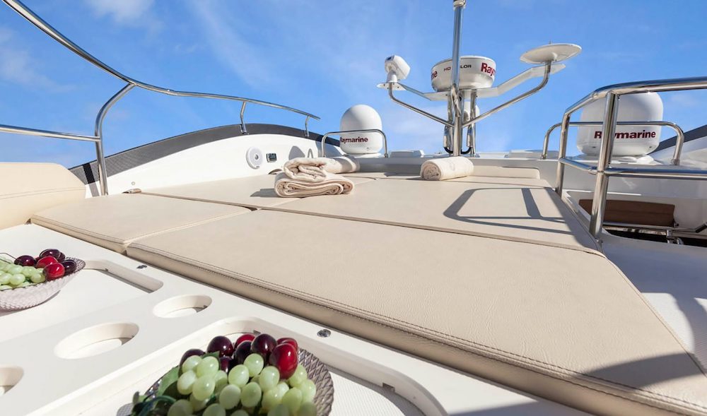 Crewed Motor Yacht PRUDY photo 4