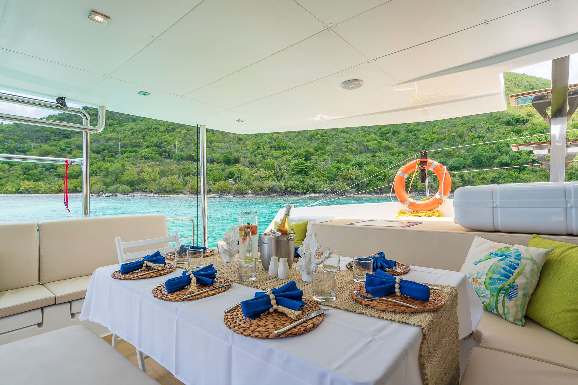 Crewed Catamaran PURA VIDA photo 8