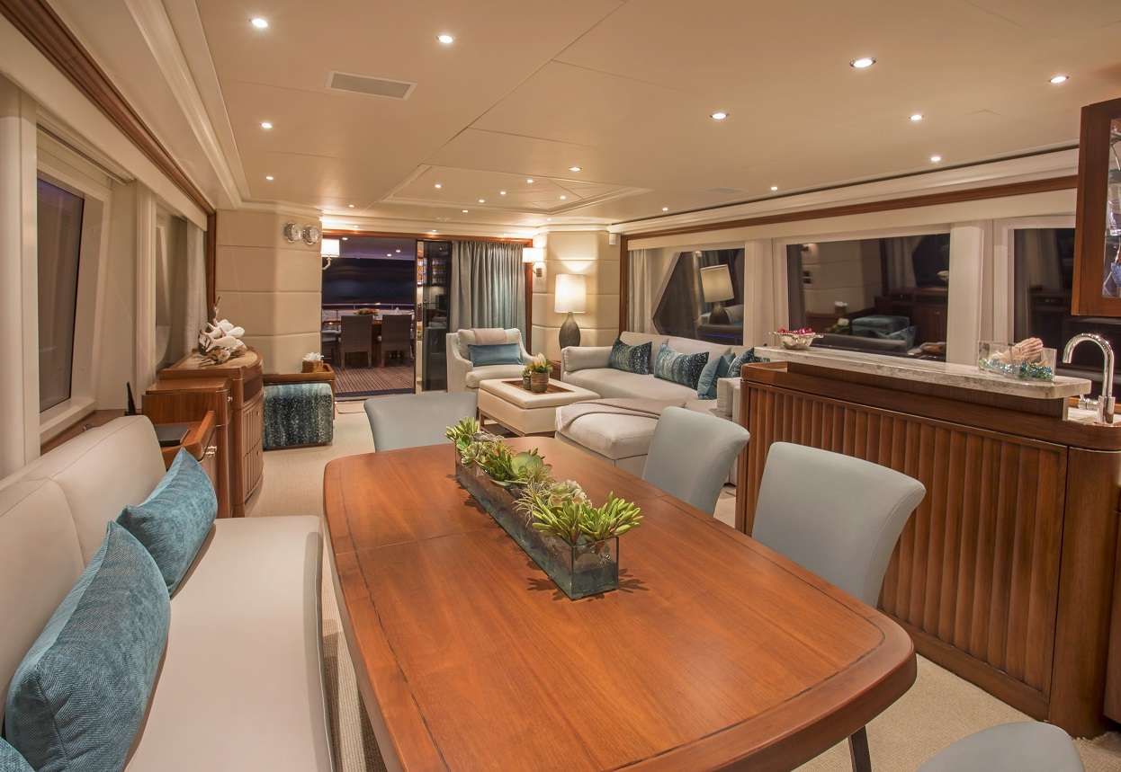 Luxury Crewed Motor Yacht PURA VIDA photo 8