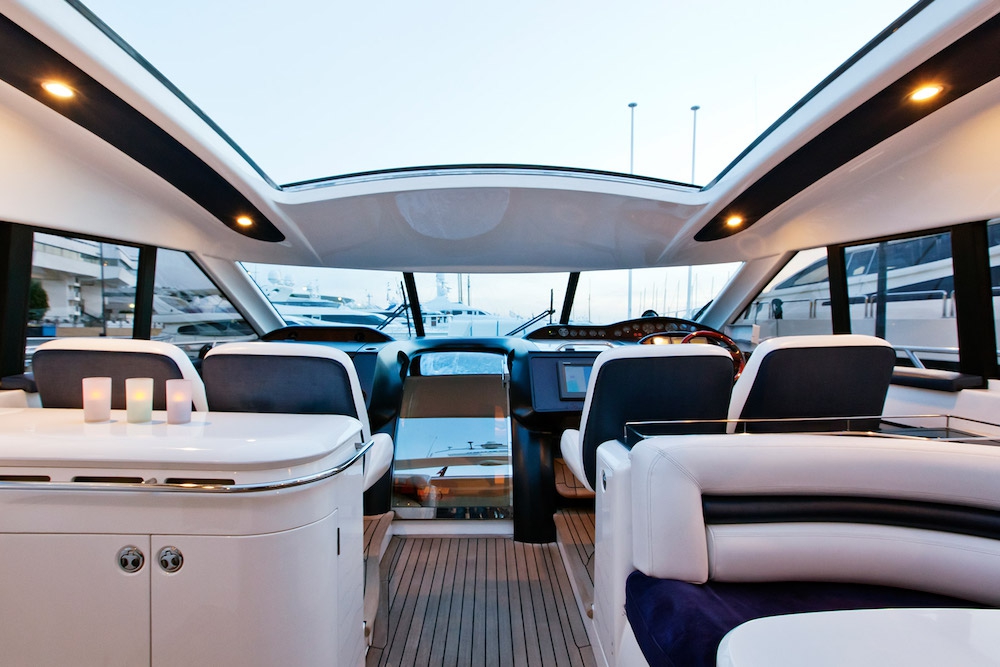 Crewed Motor Yacht PURA VIDA photo 5