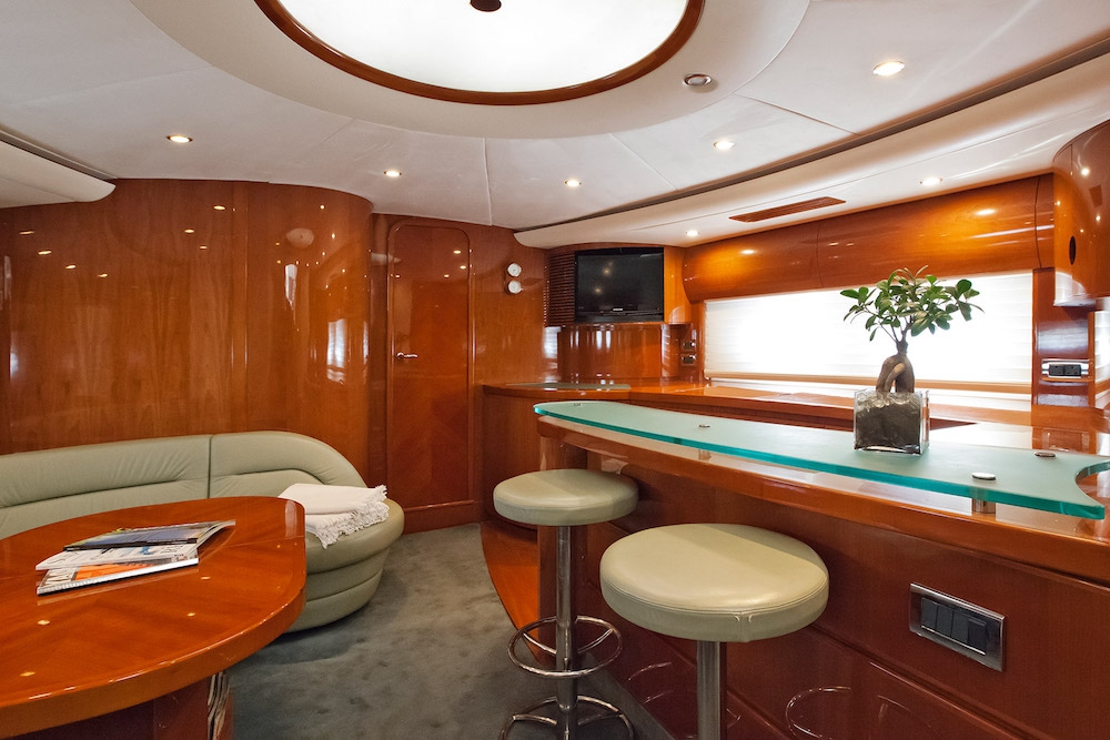 Crewed Motor Yacht PURA VIDA photo 6