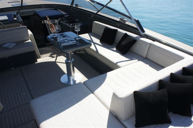 Crewed Motor Yacht PURE DUTCH photo 6