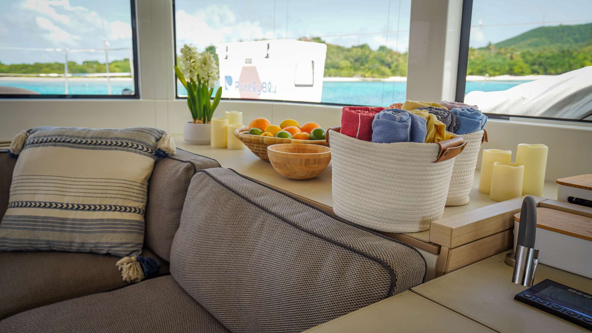 Crewed Catamaran PURELYBLU photo 7